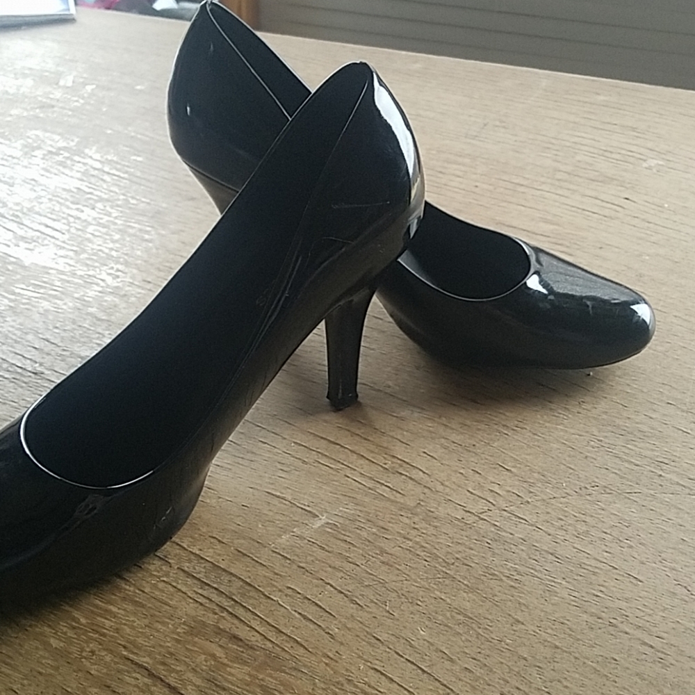 🙂 Daily Shoes Black Patent Heels - Picture 2 of 6